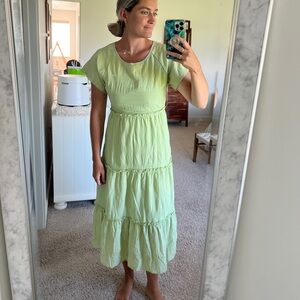 Light green short sleeve midi dress